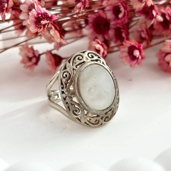 Oval Cut Mother of Pearl Abalone Vintage Sterling Silver Cutout Ring - sz 7 - Picture 7 of 9